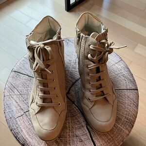 EUC Geox EU size 41 wedge sneakers